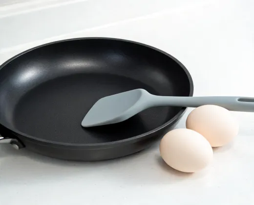 Nonstick fry pan surface